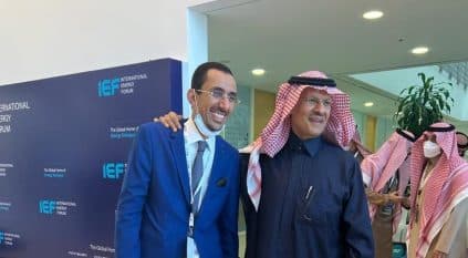 السعودي يوسف الشمري أفضل محللي الطاقة بالعالم