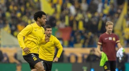 رومارينيو يفتتح التسجيل لـ الاتحاد