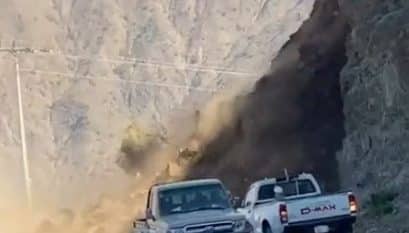 مقطع يوثق لحظة انهيار صخري في محافظة الريث
