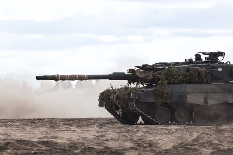ألمانيا توافق تحت الضغط على دعم كييف بدبابات ليوبارد
