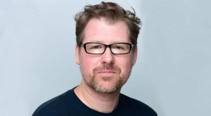 Justin Roiland يواجه تهمة الاعتداء والعنف الأسري