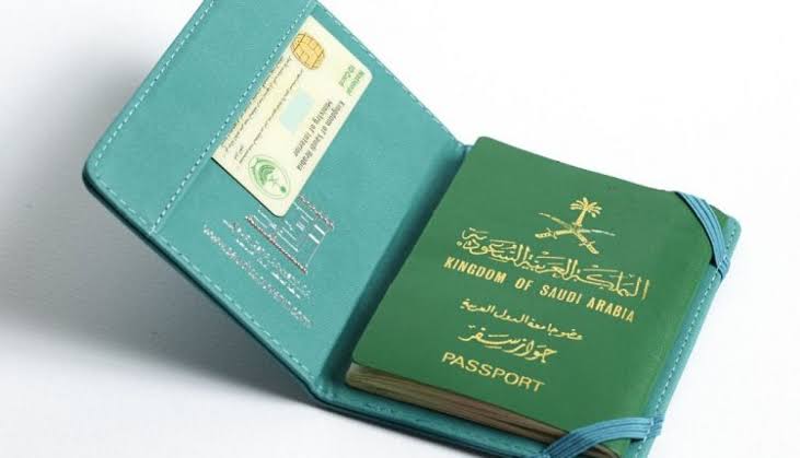 الجوازات تتيح تجديد الجواز السعودي الإلكتروني للتابعين أقل من 21 عامًا عبر منصة أبشر