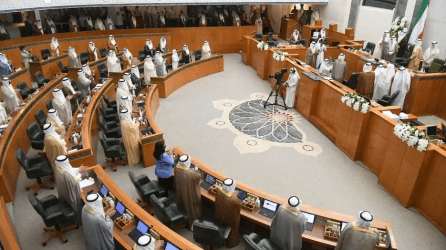 الحكومة الكويتية تقدم استقالتها بعد أزمة مجلس الأمة