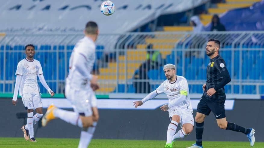 الشباب يتقدم والاتحاد يتعادل سريعًا