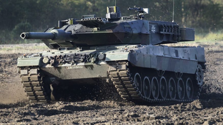 دبابات ليوبارد الألمانية في طريقها إلى أوكرانيا
