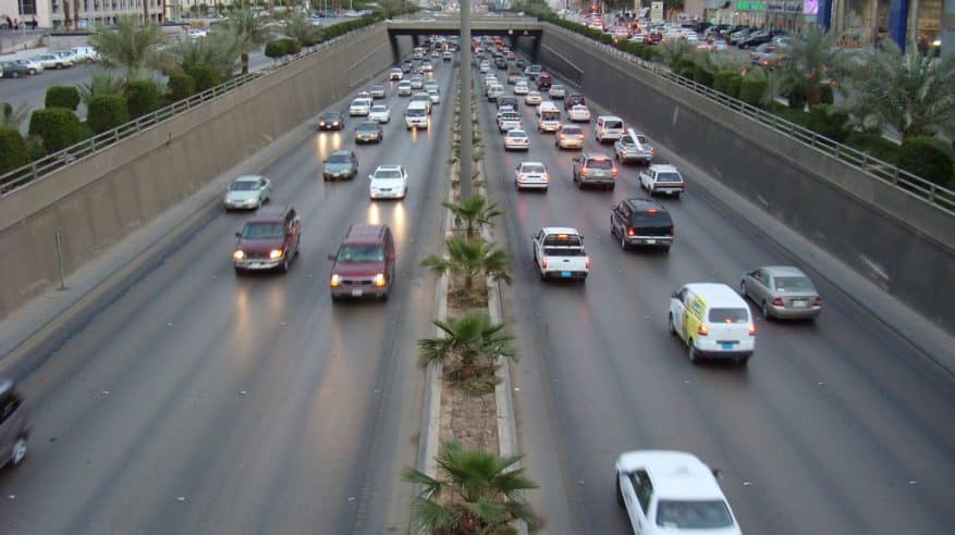 مستشار تأمين: 50% من السيارات في المملكة غير مؤمنة