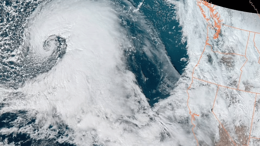 إلغاء مئات الرحلات الجوية بمطارات رئيسية في نيويورك