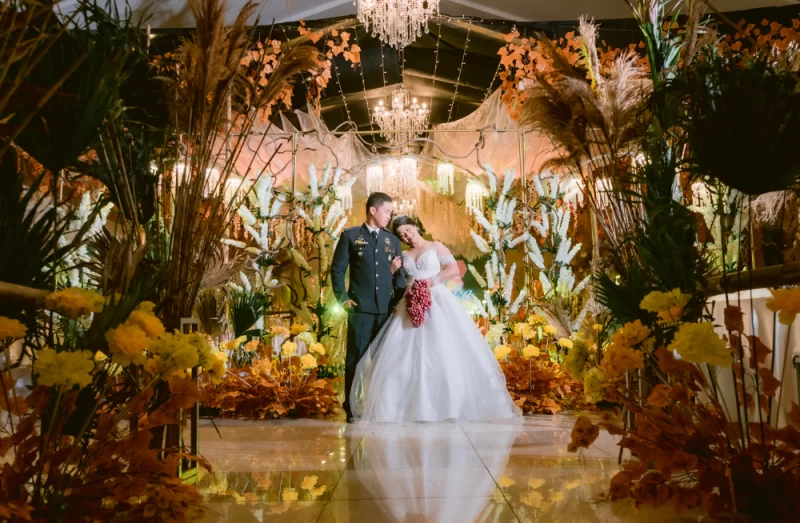 عروس تستبدل باقة زهور الزفاف بـ البصل ! 