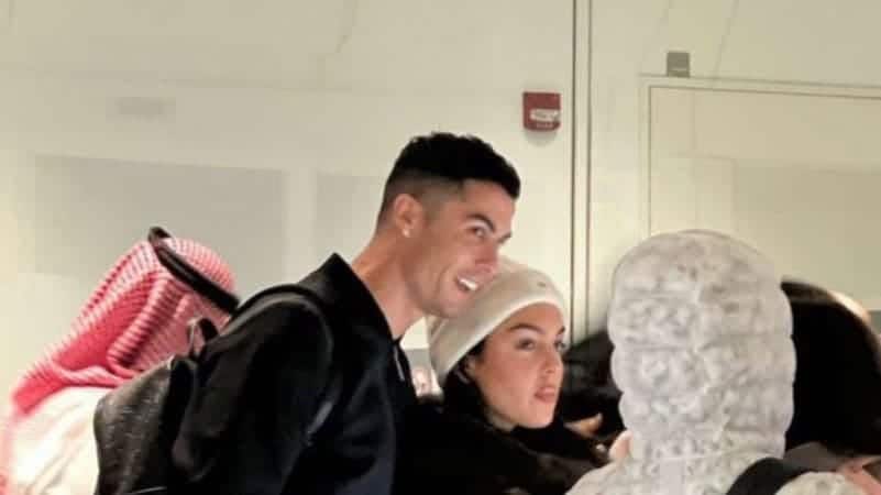 لحظة وصول كريستيانو رونالدو إلى الرياض