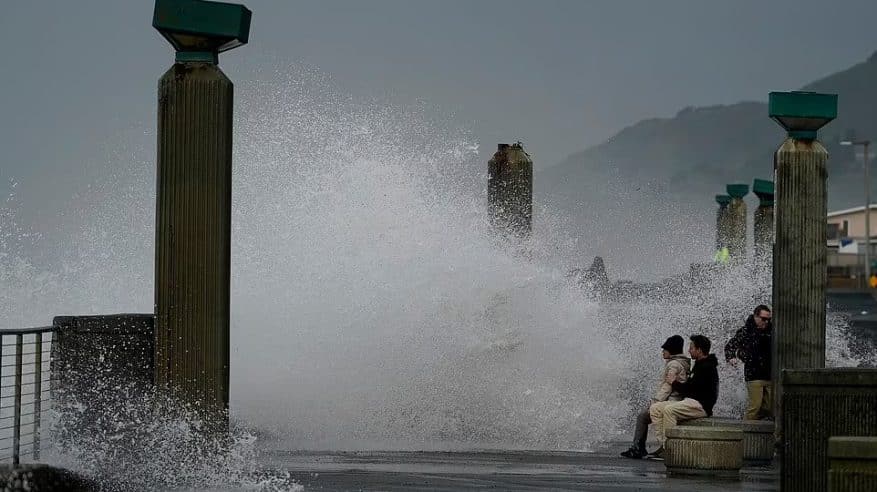 العواصف تقتل 18 شخصًا في أمريكا