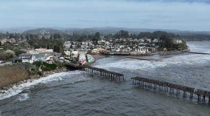 أمطار غزيرة وفيضانات تجتاح شمال كاليفورنيا وإنقاذ عالقين