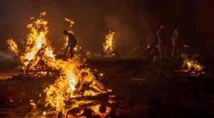 مشاهد مروعة لحرق جثث ضحايا كورونا بشوارع الصين