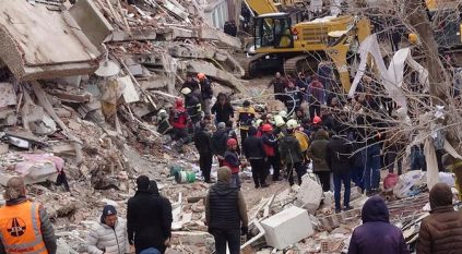 سماع أصوات تحت أنقاض زلزال تركيا بعد 95 ساعة