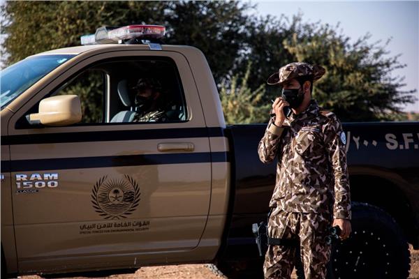 الإطاحة بـ 40 مخالفًا استغلوا الرواسب بمكة والمدينة