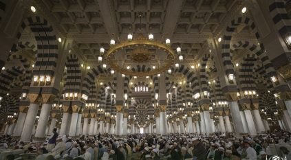 أكثر من 280 ألف مصلٍ يؤدون صلاة الجمعة في رحاب المسجد النبوي
