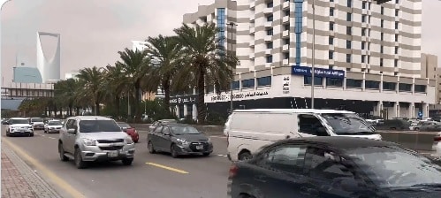 لقطات توثق معاناة أهالي الرياض مع الزحام المروري