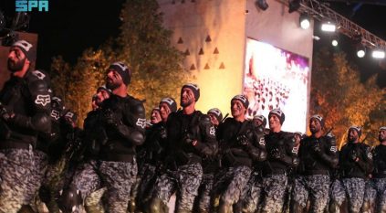 الداخلية تشارك بعرض عسكري موسيقي بمناسبة يوم التأسيس