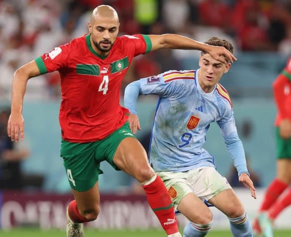 سفيان أمرابط لاعب فيورنتينا ومنتخب المغرب
