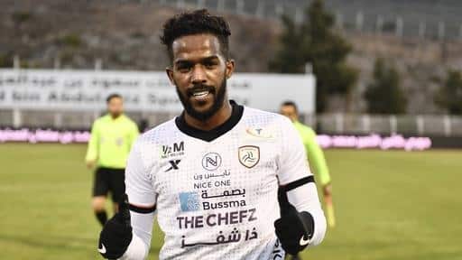 نواف العابد على رادار الأهلي