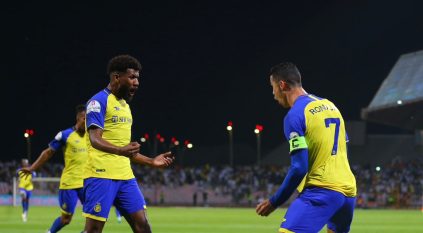 النصر يتفوق على الوحدة بثنائية رونالدو بالشوط الأول