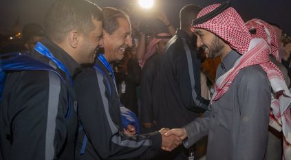 لقطات من استقبال وزير الرياضة لـ الهلال وصيف العالم في الرياض