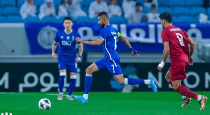 لا أهداف بين الهلال وفولاد بالشوط الأول