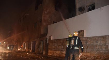 إخماد حريق بمبنى غير مأهول في جدة ولا إصابات