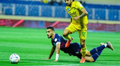 التعادل السلبي يخيم على الشوط الأول بين العدالة والخليج