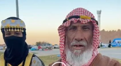 مواطن يخطف الأنظار بقصيدة في ابنته: حورية ما لها شبيهة