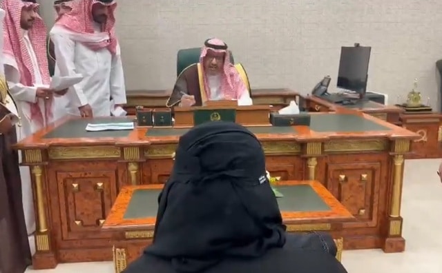 أمير الباحة يتفاعل مع مطالب مواطنة عليها دَين: أبشري بالخير