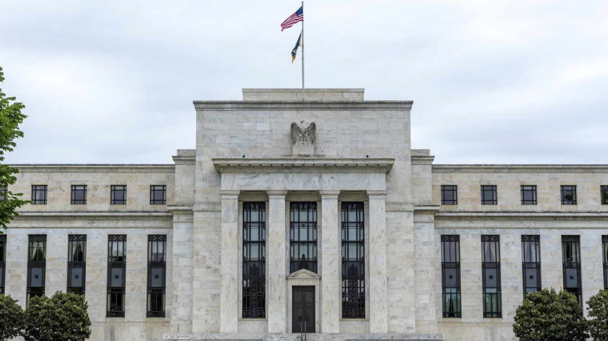 الفيدرالي الأمريكي يرفع الفائدة 0.25%