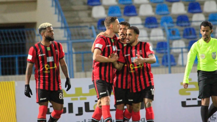 3 مواجهات اليوم بدوري يلو