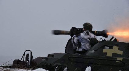 بريطانيا تعد بتقديم أسلحة بعيدة المدى لأوكرانيا 