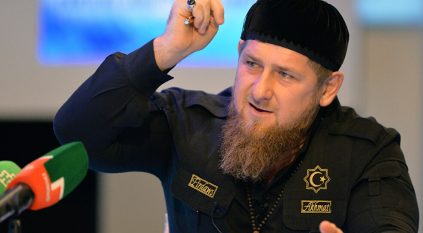 سر جهاز يحمله الرئيس الشيشاني وحقيقة إصابته بمرض عضال