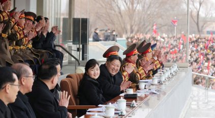 زعيم كوريا الشمالية يقدم ابنته على المرأة الحديديدة