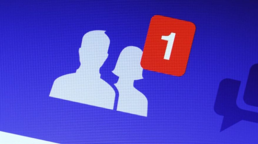 فيسبوك يرسل طلبات صداقة تلقائيًّا بسبب العطل