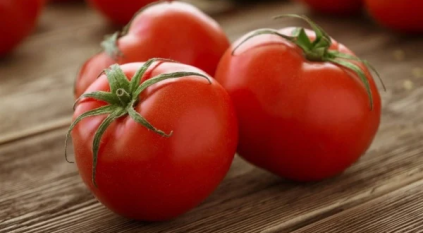 متاجر بريطانيا: 3 حبات طماطم فقط لكل مُشترٍٍ