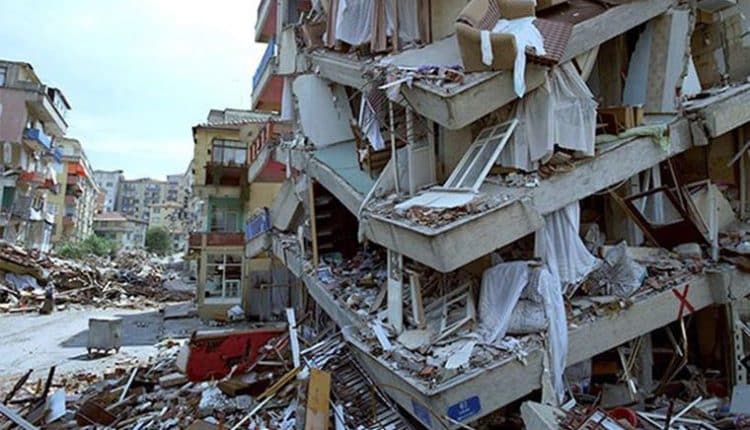 لقطات صادمة من داخل منزل ضربه الزلزال في تركيا