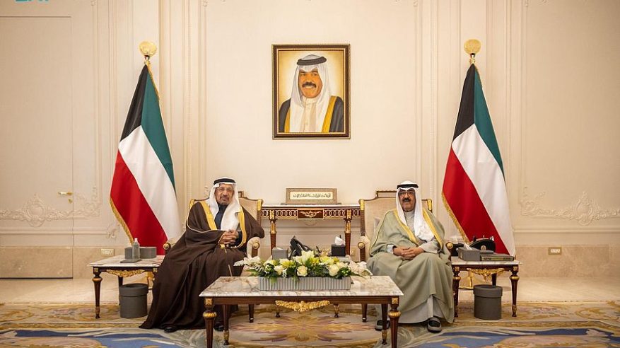 ولي عهد الكويت يبحث مع الفالح تعزيز العلاقات الثنائية