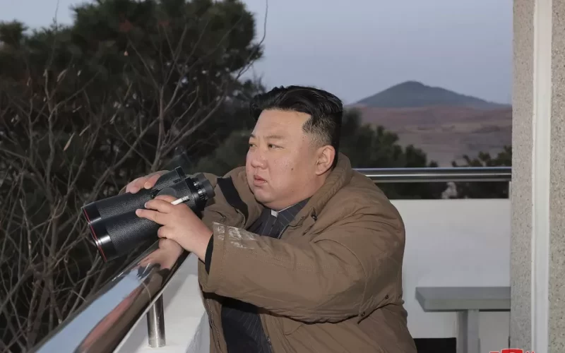 كوريا الشمالية تطلق صاروخًا تزامنًا مع تدريبات سول وواشنطن