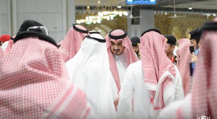 بدر بن سلطان يتفقد استعدادات المسجد الحرام لشهر رمضان