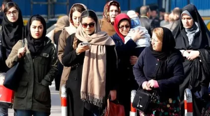 رئيس القضاء الإيراني يتوعد النساء: الزي أو السجن