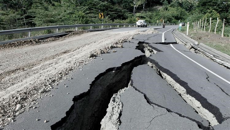 زلزال قوي يضرب نيوزيلندا وتحذير من تسونامي