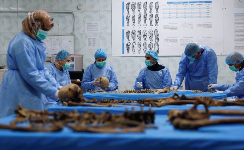 اكتشاف مقابر جماعية وآلاف الجثث مجهولة الهوية بالعراق