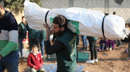 مواصلة توزيع المواد الإغاثية السعودية لمتضرري الزلزال في حلب