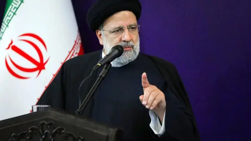 رئيس السلطة القضائية في إيران ينذر النساء بشأن انتهاك ضوابط الزي