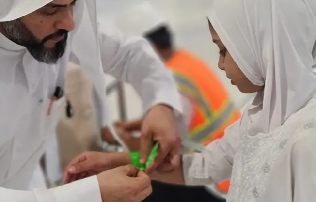 سوار لمتابعة الأطفال في المسجد الحرام