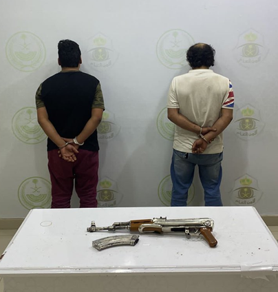 ضبط وافدة كينية ومواطنين لسلبهم مركبة تحت تهديد السلاح