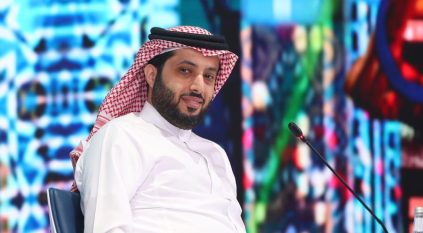 تركي آل الشيخ يتبنى طالبًا سعوديًا موهوبًا في الملاكمة بأسكتلندا