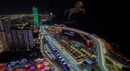لقطات من انطلاق سباق فورمولا 1 في السعودية